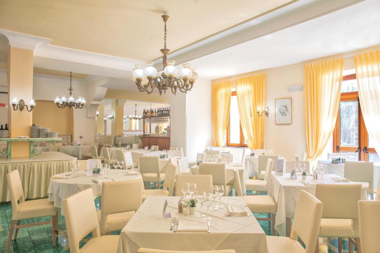 Lacco Ameno  Hotel Zaro מראה חיצוני תמונה