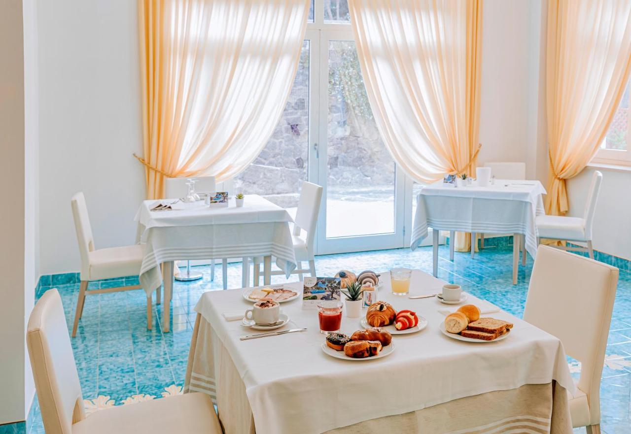 Lacco Ameno  Hotel Zaro מראה חיצוני תמונה