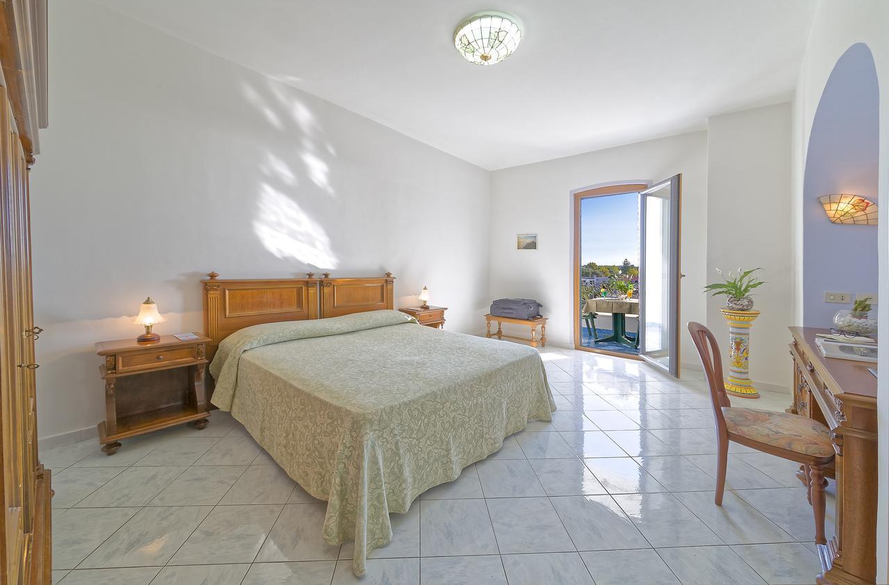 Lacco Ameno  Hotel Zaro מראה חיצוני תמונה